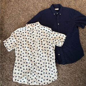 Old Navy Navy and White Triangle Pattern Shirts